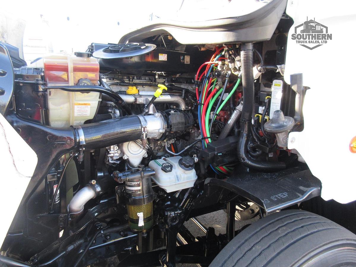 Used 2018 FREIGHTLINER CASCADIA 113