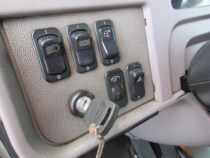 Used 2015 PETERBILT 389