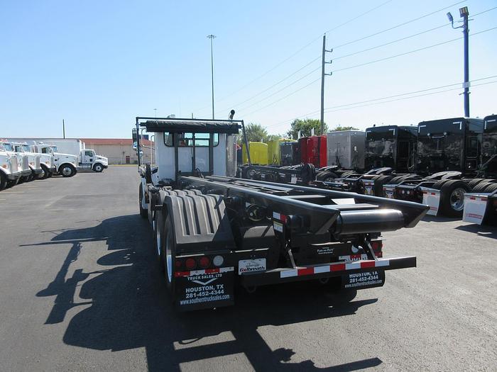 Used 2013 PETERBILT 348
