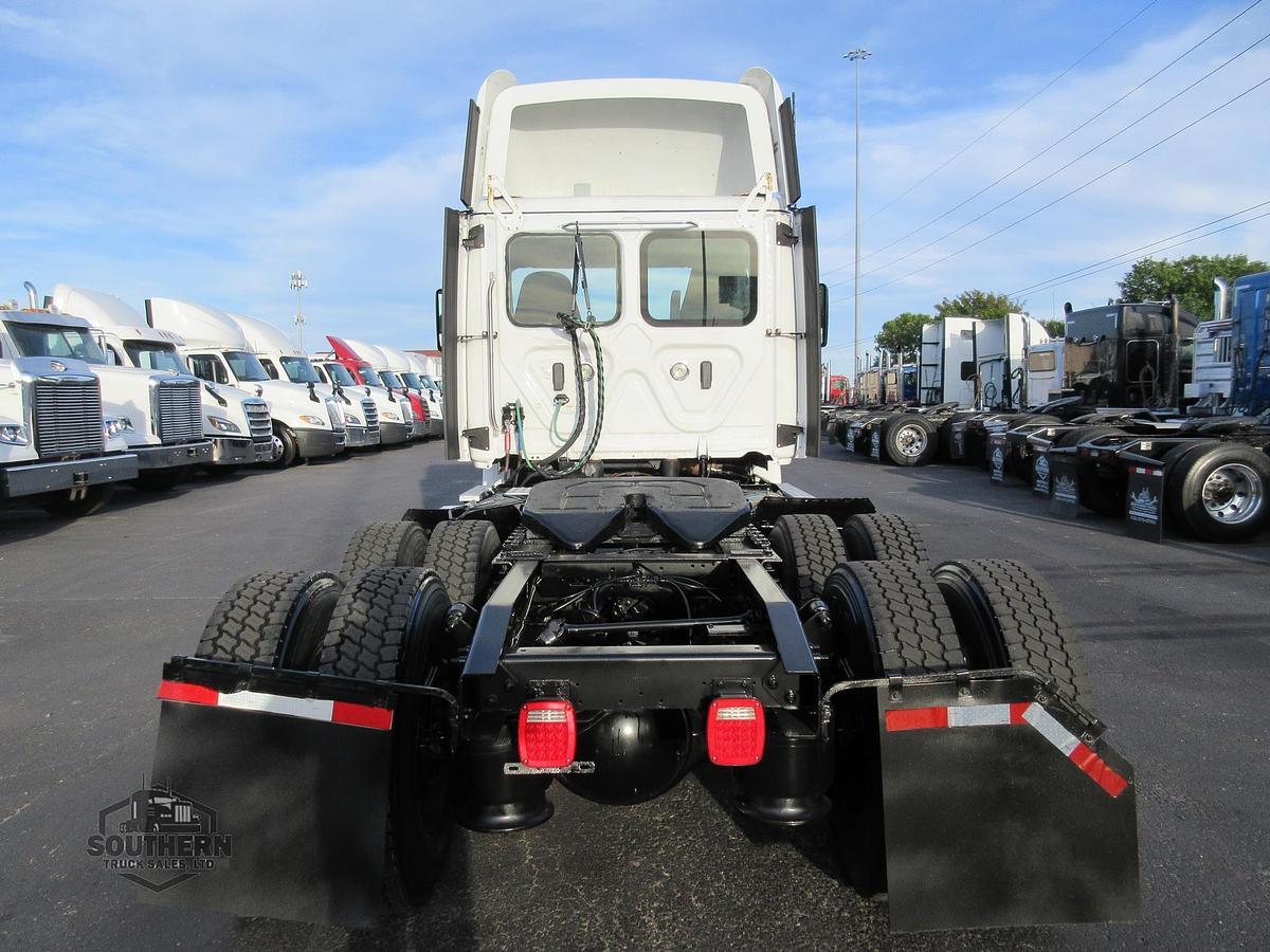 Used 2018 FREIGHTLINER CASCADIA 113