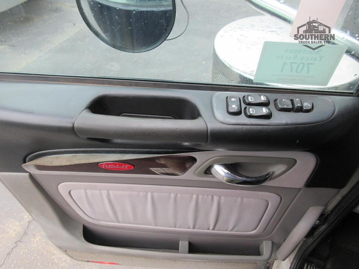 Used 2019 PETERBILT 389