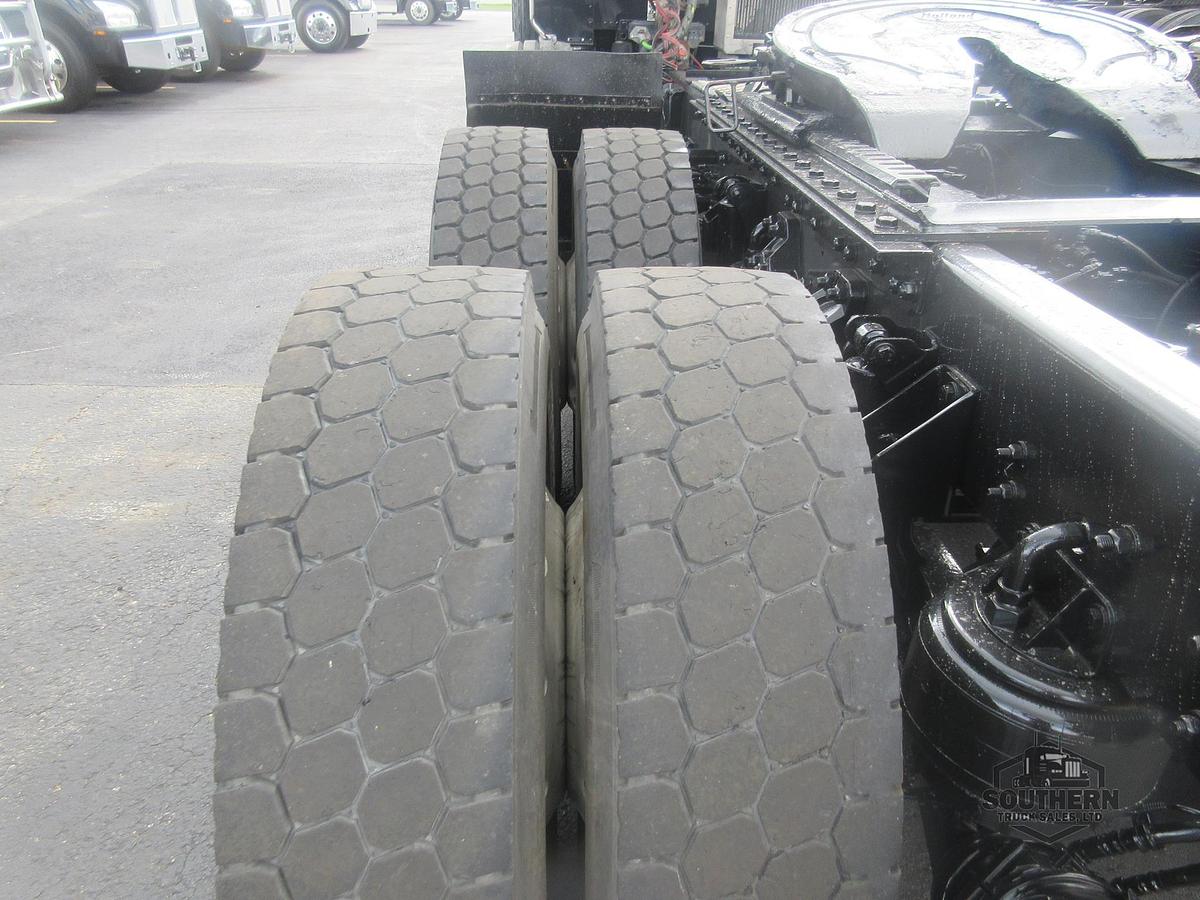 Used 2023 KENWORTH T880