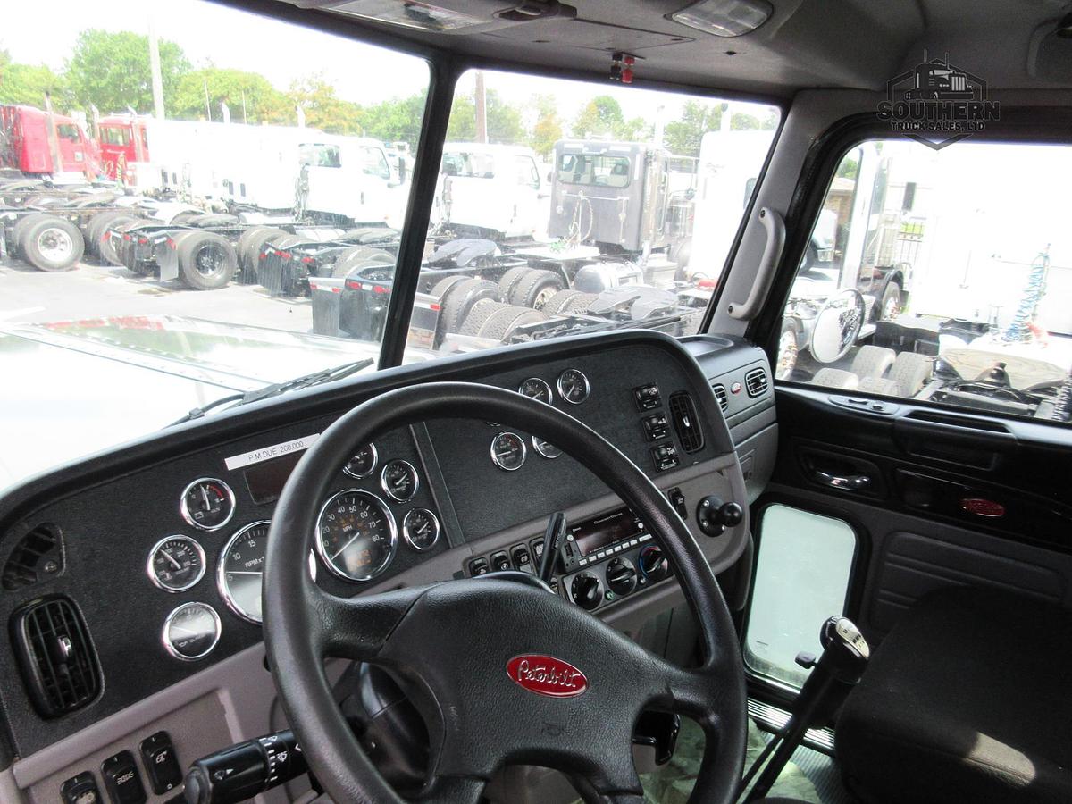 Used 2022 PETERBILT 389