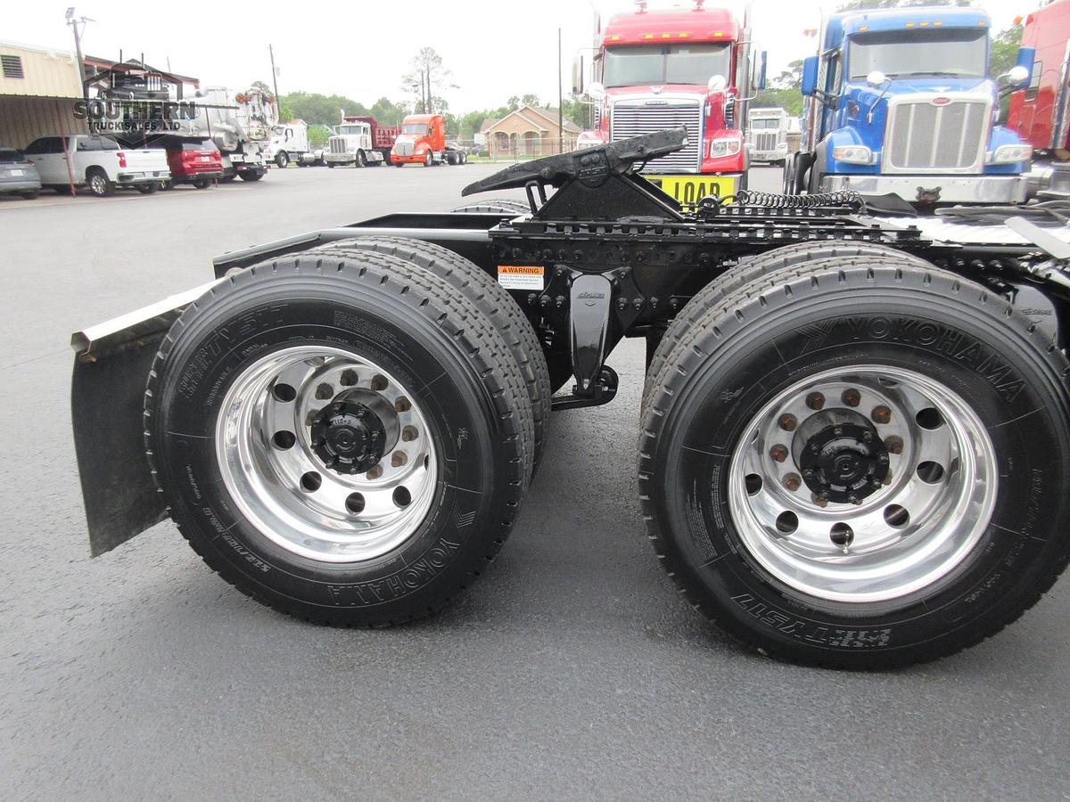 Used 2020 FREIGHTLINER CASCADIA 126