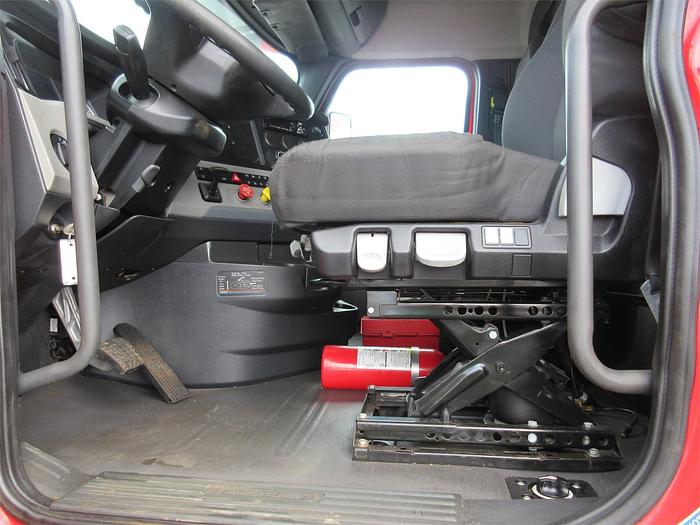 Used 2019 FREIGHTLINER CASCADIA 126