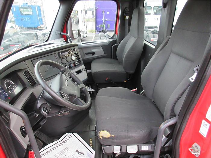 Used 2018 FREIGHTLINER CASCADIA 126