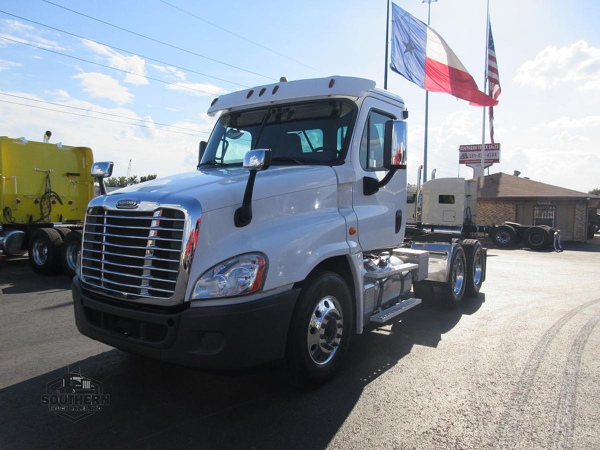 Used 2015 FREIGHTLINER CASCADIA 125