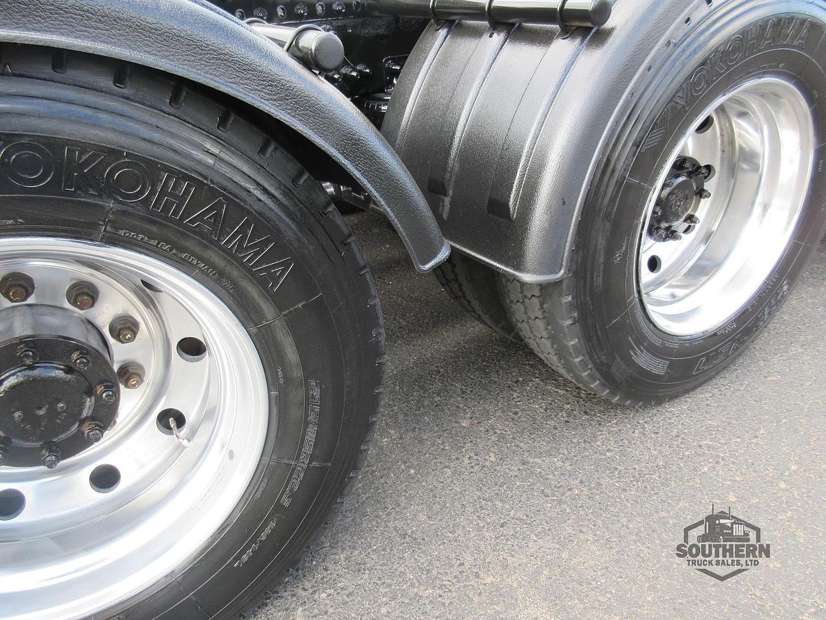 Used 2021 FREIGHTLINER CORONADO 122 SD