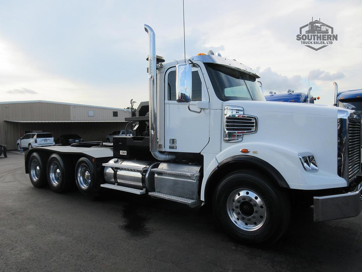 Used 2018 FREIGHTLINER CORONADO 122 SD