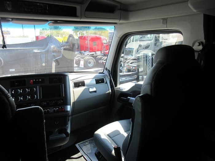 Used 2021 KENWORTH T880