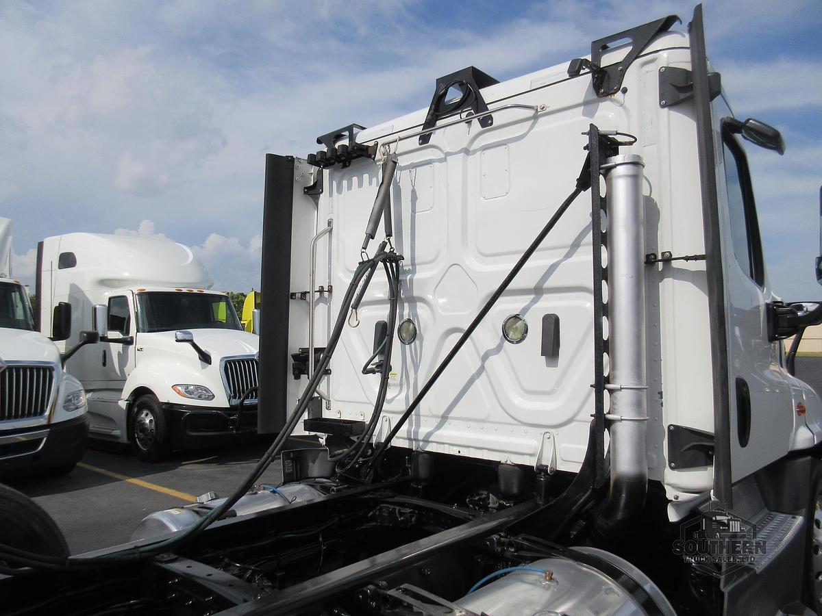Used 2020 FREIGHTLINER CASCADIA 125