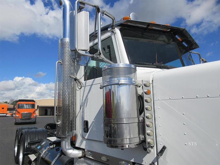 Used 2015 PETERBILT 389
