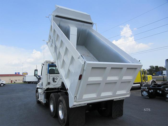 Used 2017 FREIGHTLINER CASCADIA 125