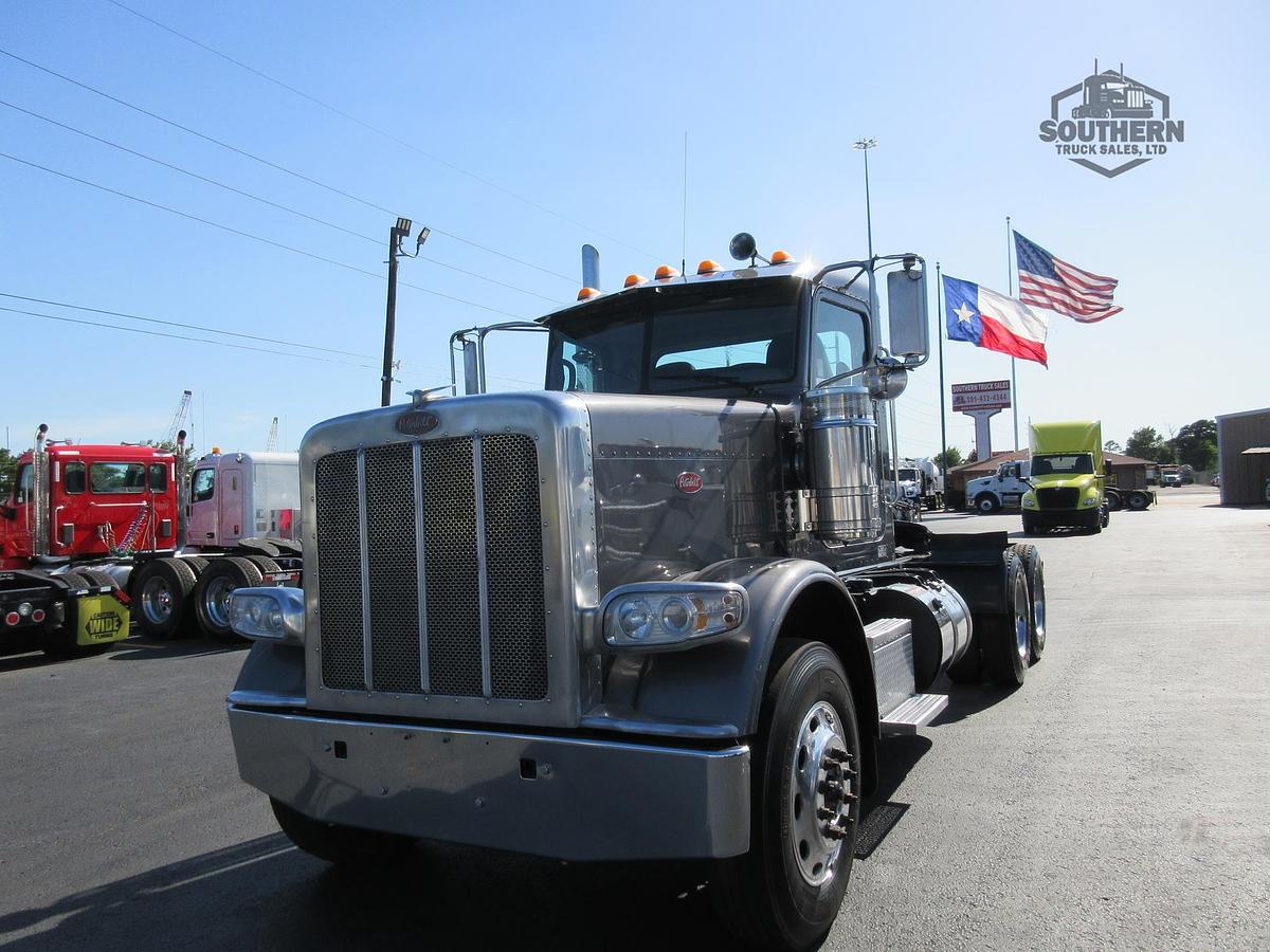 Used 2022 PETERBILT 389