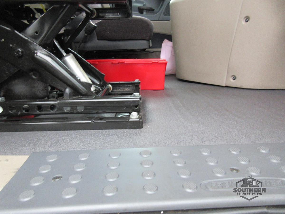 Used 2018 FREIGHTLINER CASCADIA 113