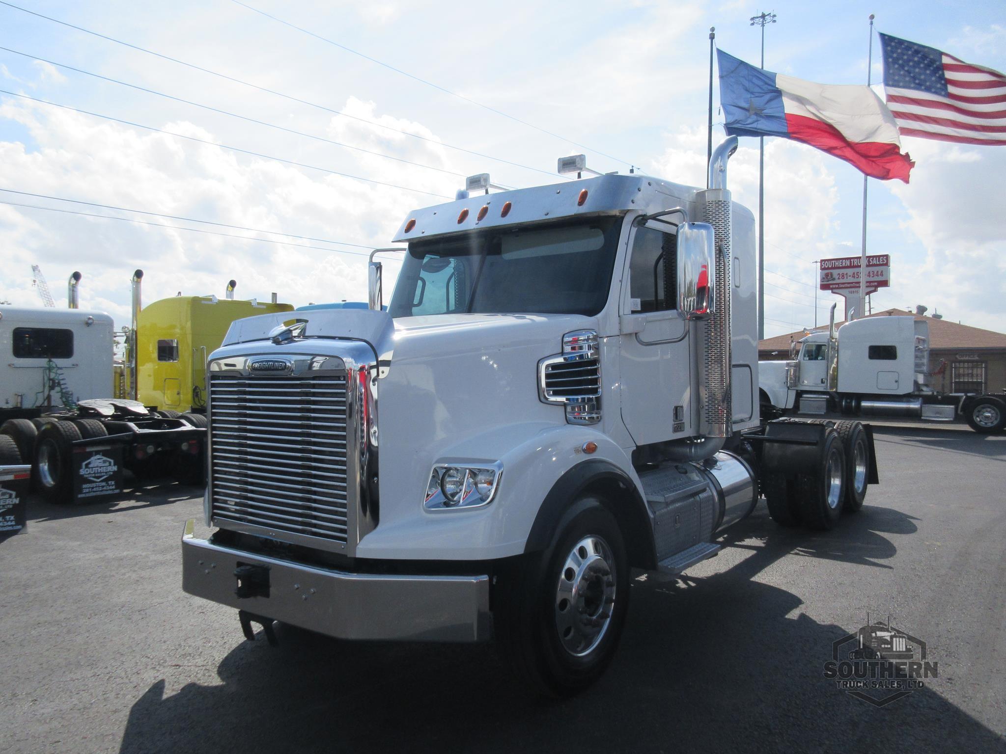 Used 2019 FREIGHTLINER 122SD
