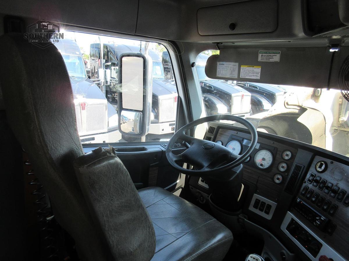 Used 2020 FREIGHTLINER 122SD