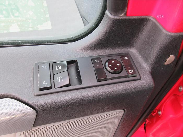 Used 2018 FREIGHTLINER CASCADIA 126