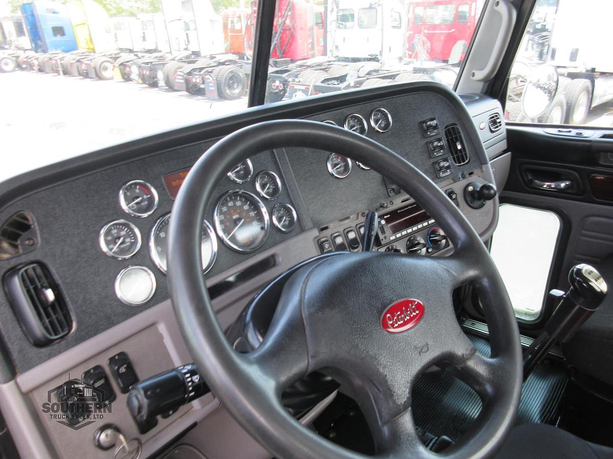 Used 2022 PETERBILT 389