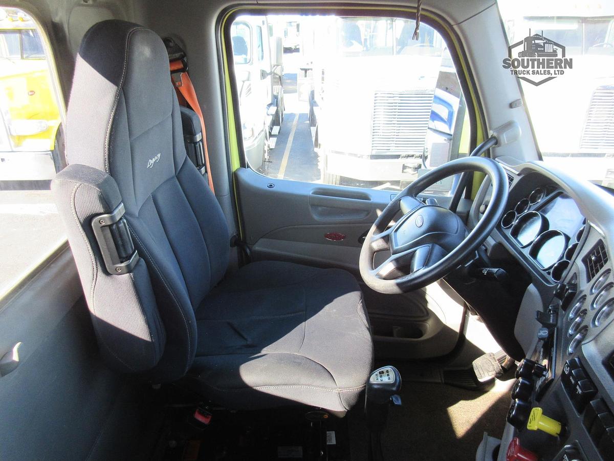 Used 2020 PETERBILT 567