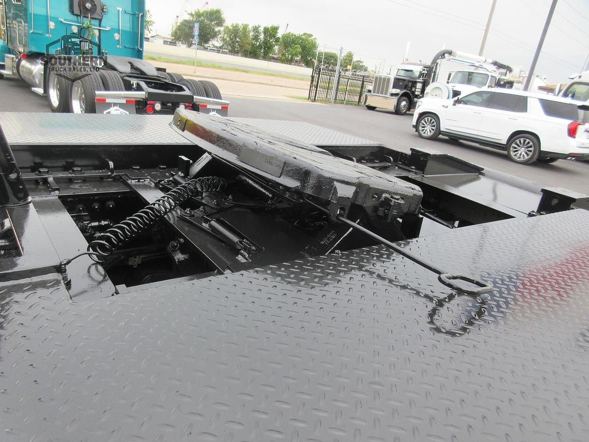 Used 2019 FREIGHTLINER CORONADO 122 SD