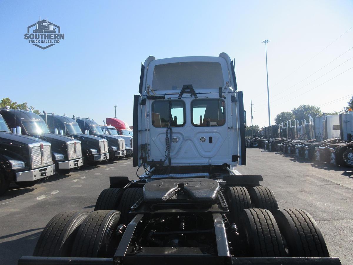 Used 2020 FREIGHTLINER CASCADIA 126