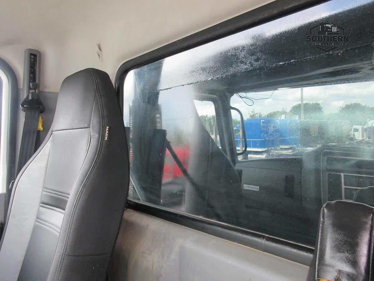 Used 2023 MACK PINNACLE 64T