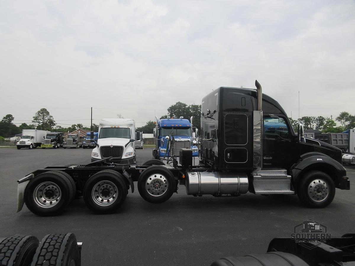 Used 2023 KENWORTH T880