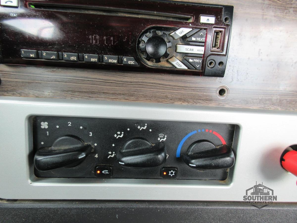 Used 2018 FREIGHTLINER CORONADO 122 SD