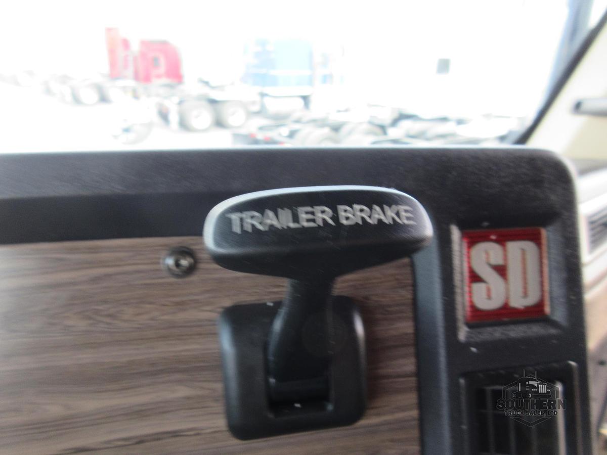 Used 2021 FREIGHTLINER CORONADO 122 SD