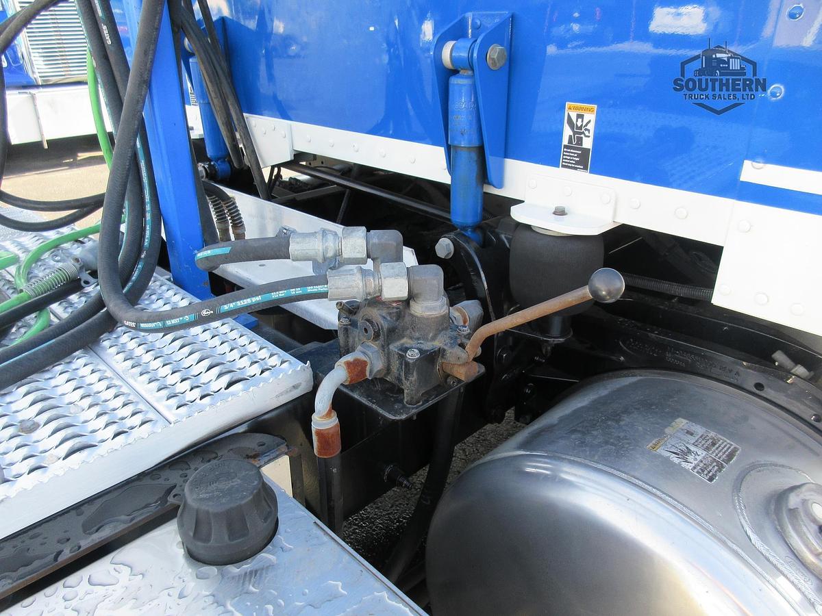 Used 2019 PETERBILT 389