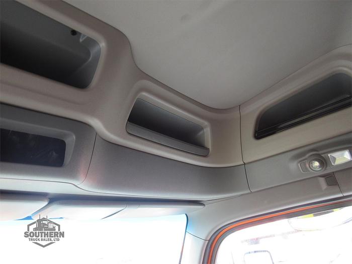 Used 2018 PETERBILT 567