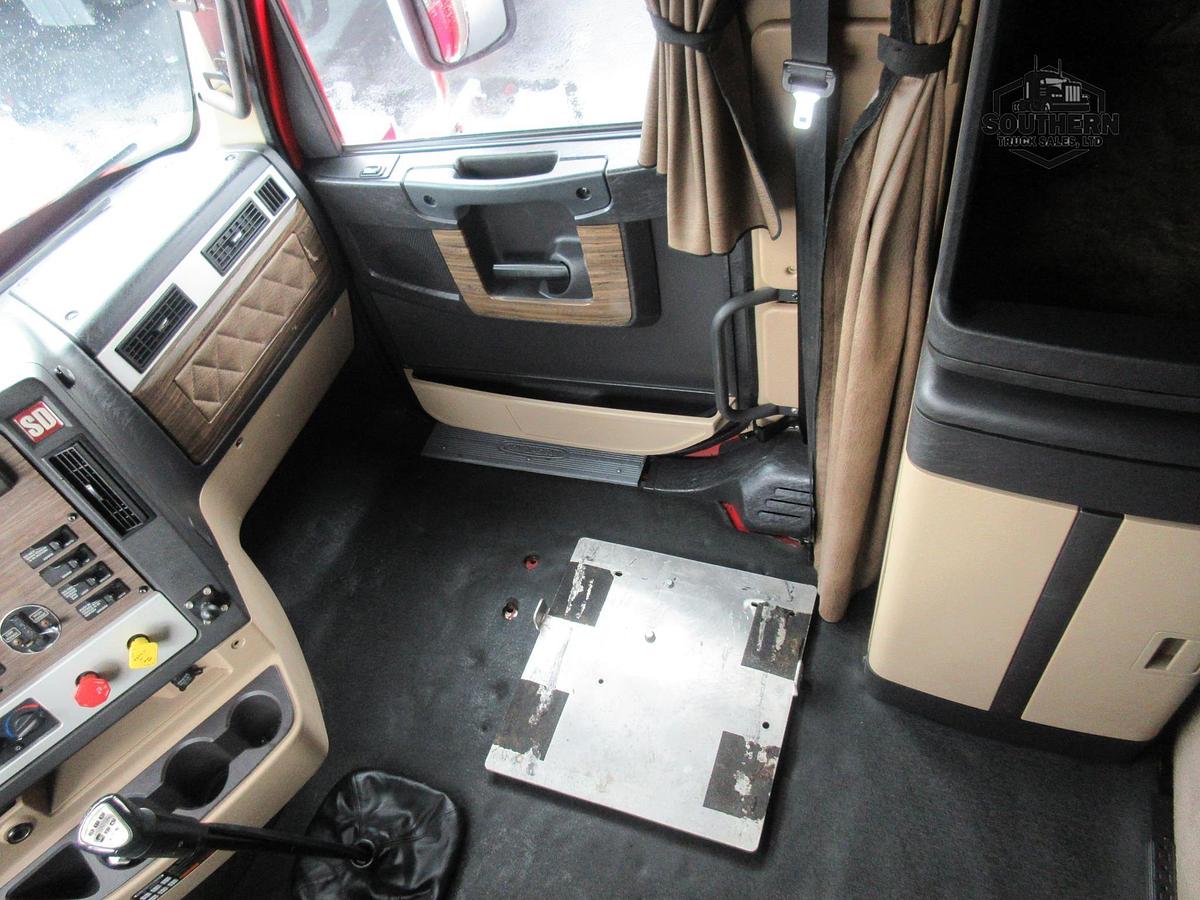 Used 2021 FREIGHTLINER CORONADO 122 SD