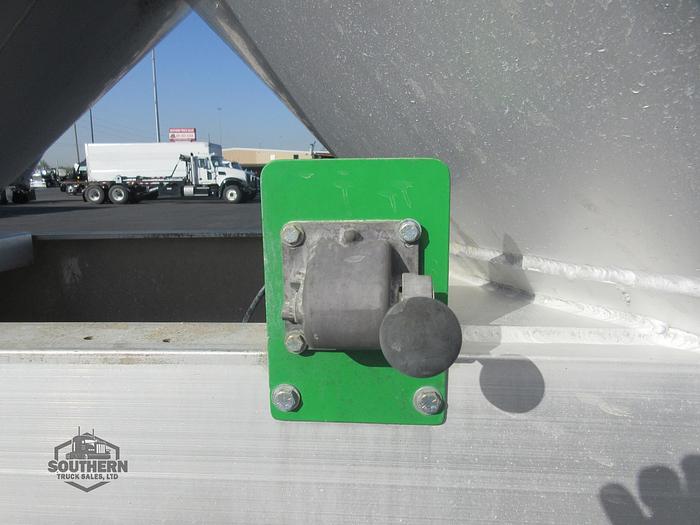 Used 2011 POLAR 41 ft