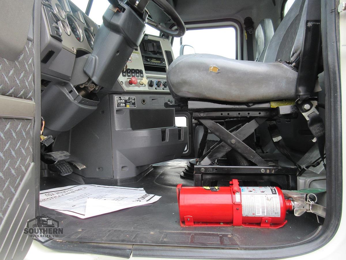 Used 2014 MACK PINNACLE CXU613