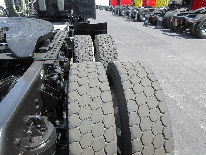 Used 2021 KENWORTH T880