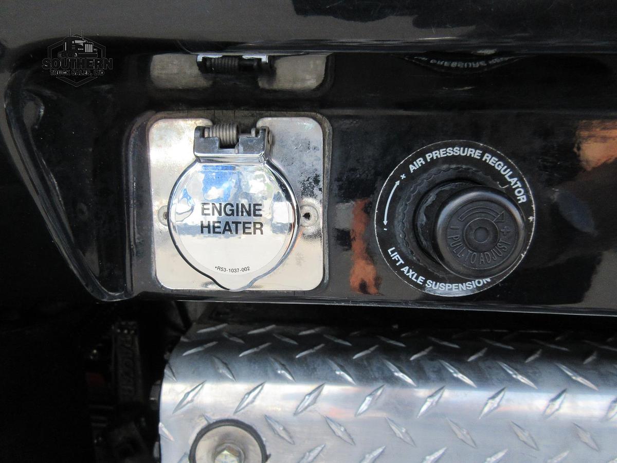 Used 2023 KENWORTH T880