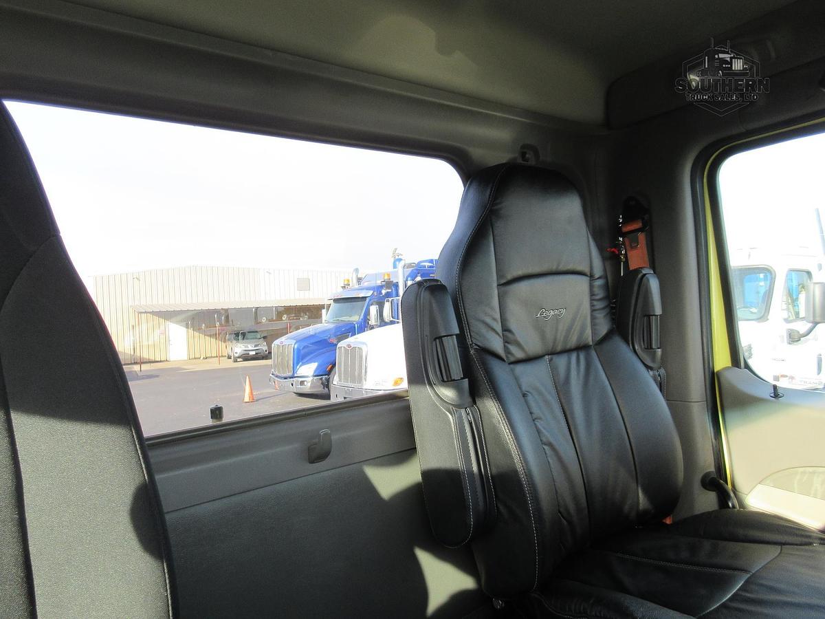 Used 2020 PETERBILT 567