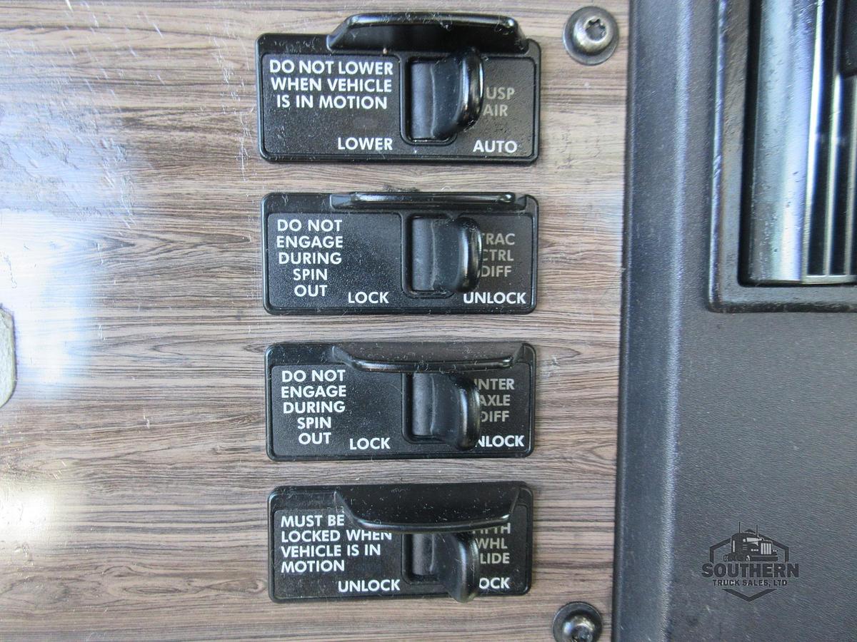 Used 2019 FREIGHTLINER 122SD