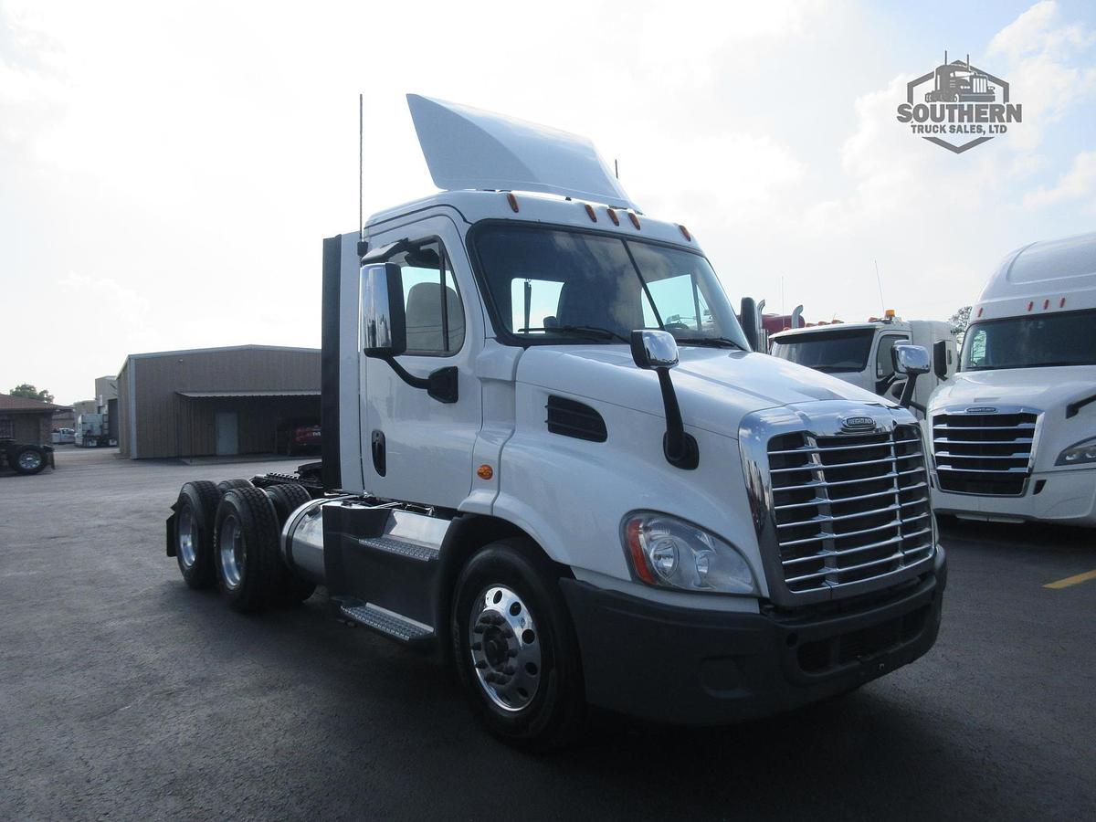 Used 2019 FREIGHTLINER CASCADIA 113