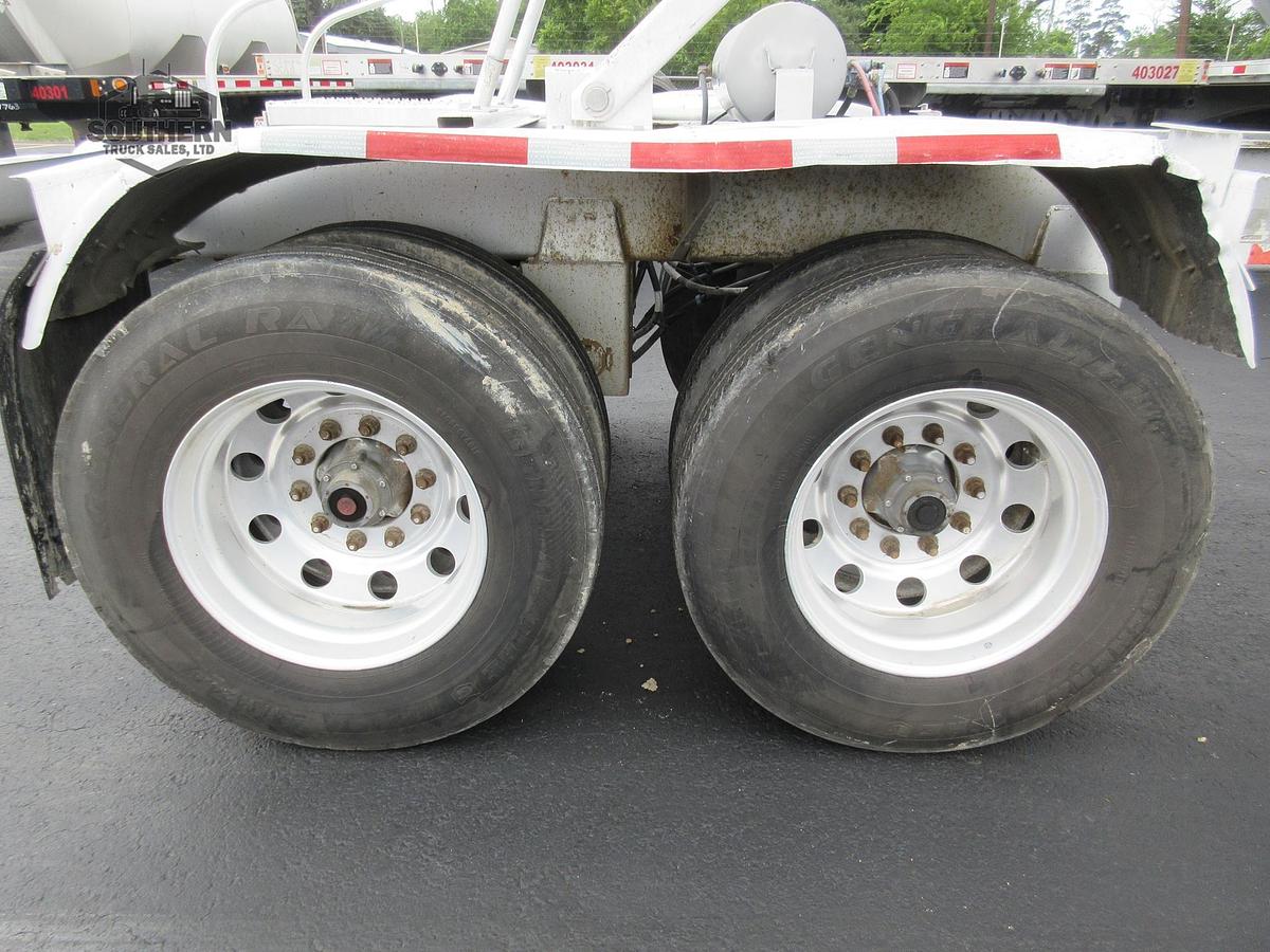 Used 2010 POLAR Tandem Axle