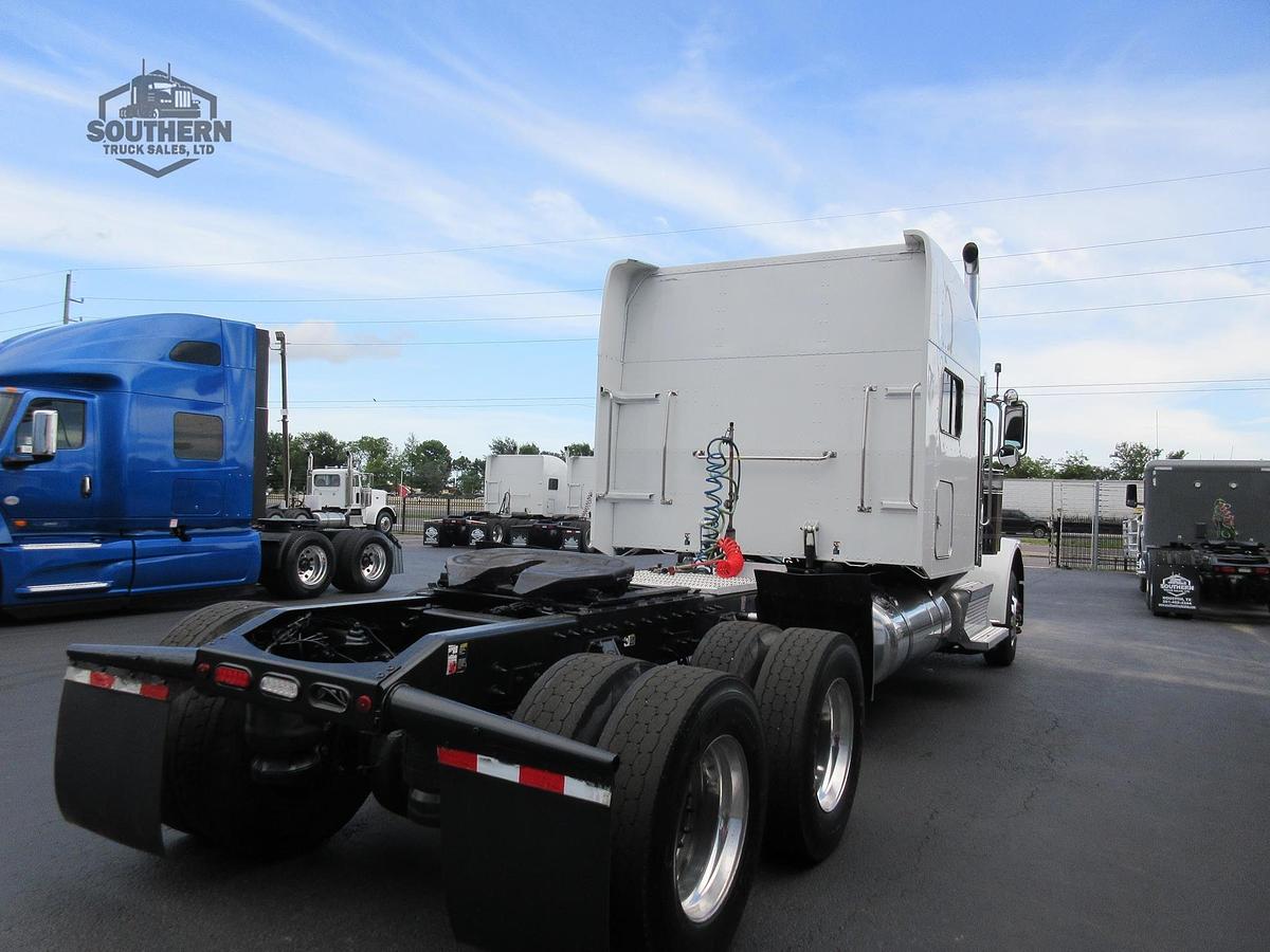 Used 2020 PETERBILT 389