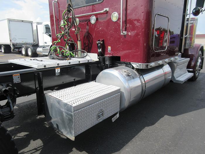 Used 2019 PETERBILT 389