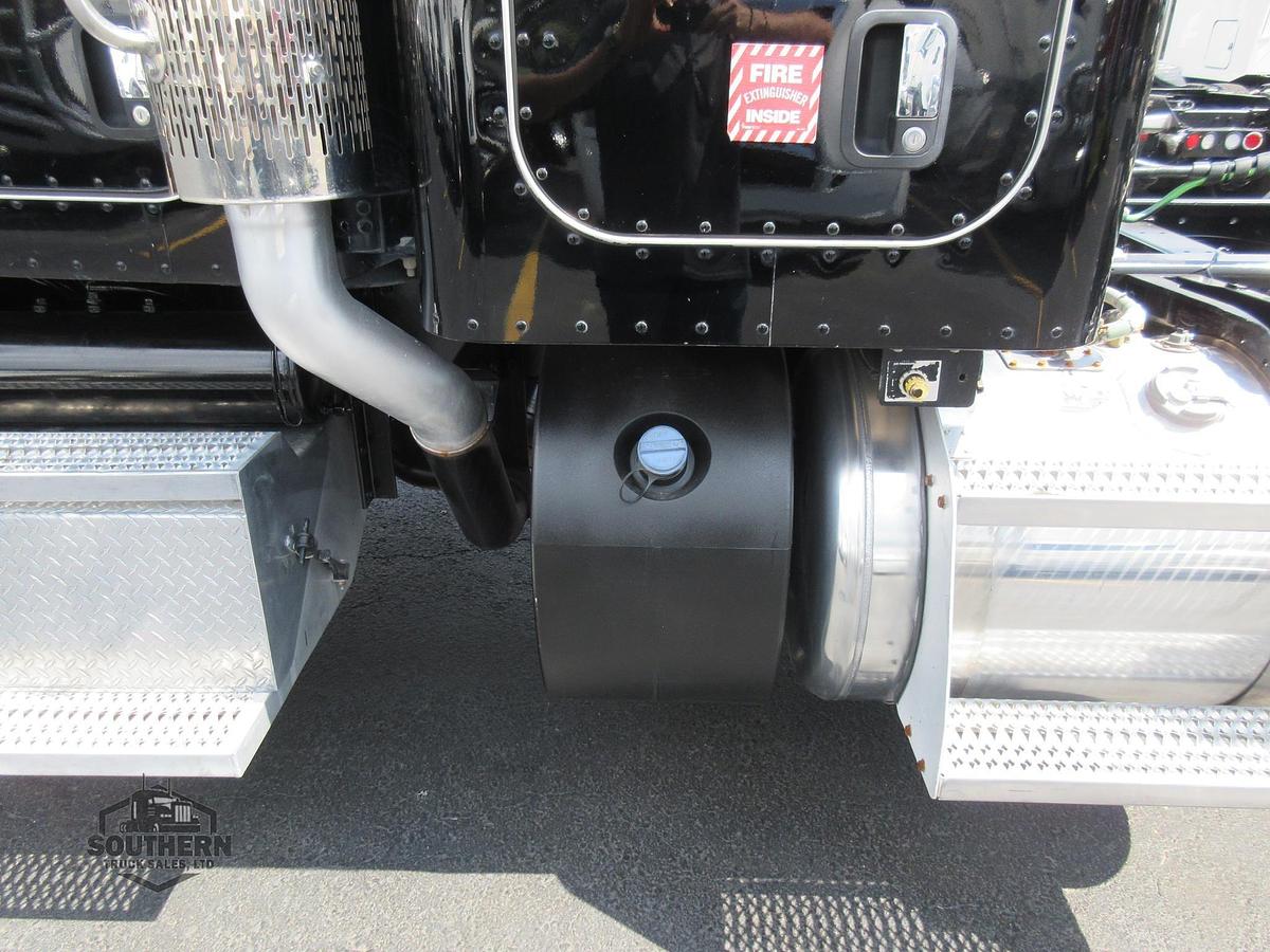 Used 2024 PETERBILT 389