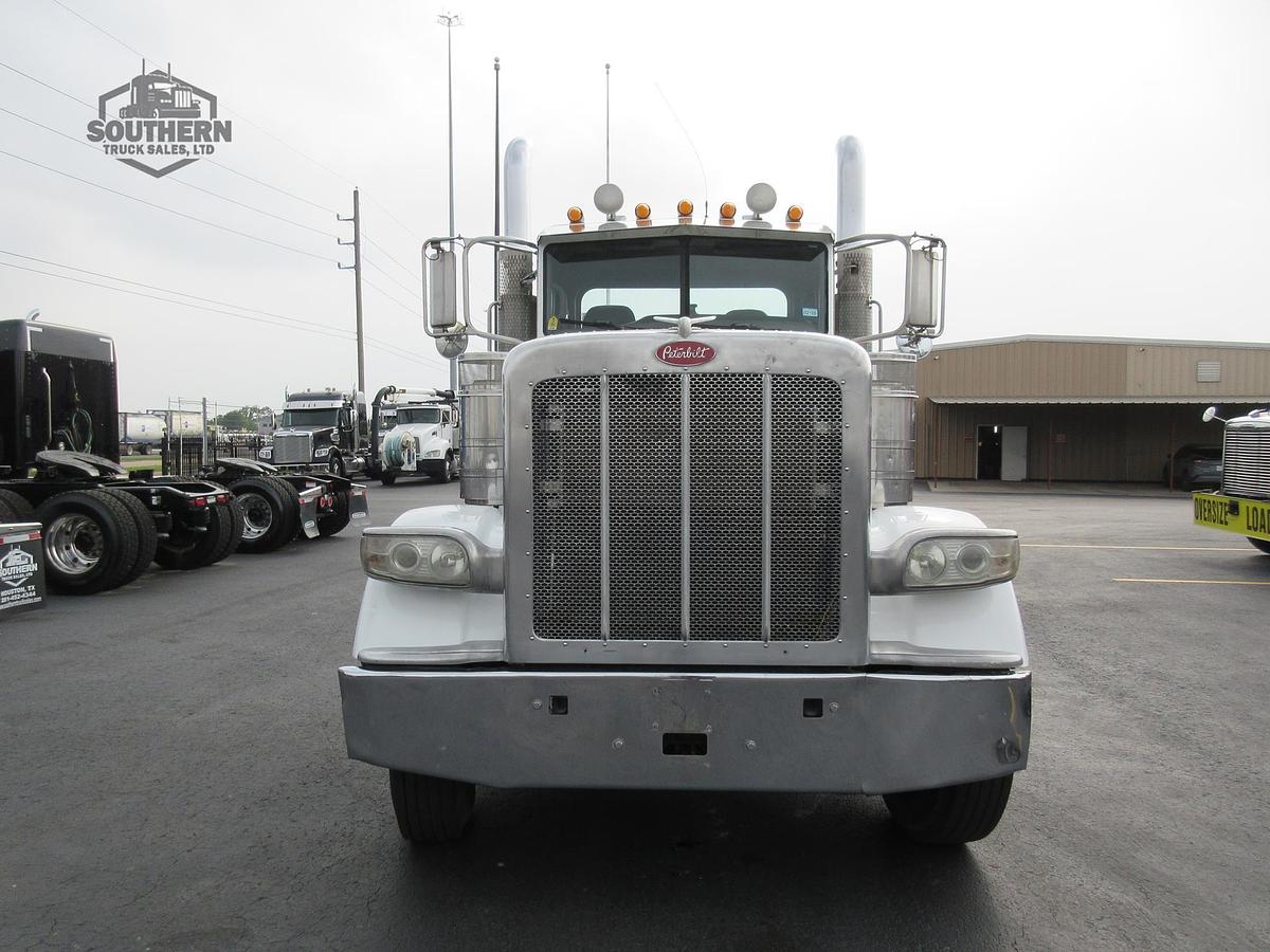 Used 2011 PETERBILT 388
