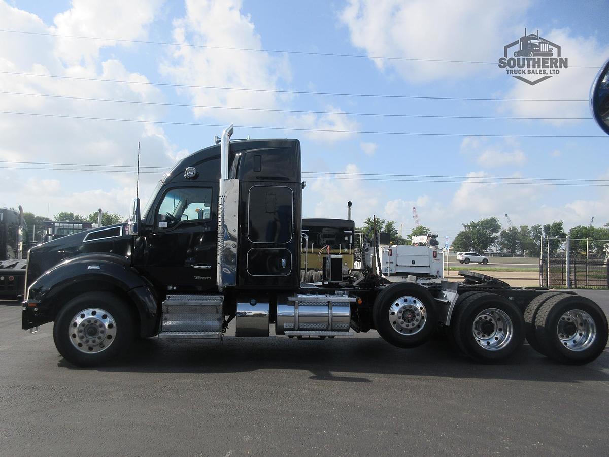 Used 2023 KENWORTH T880