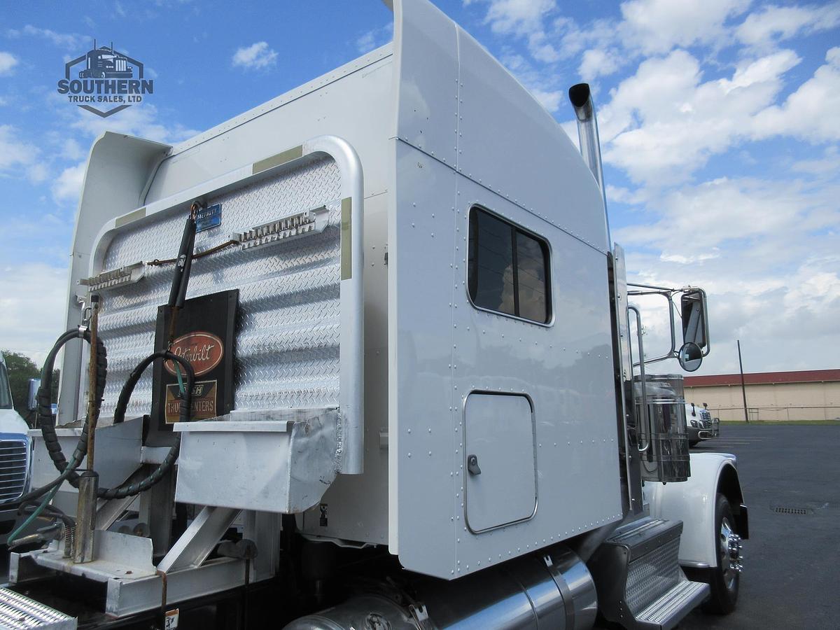 Used 2019 PETERBILT 389