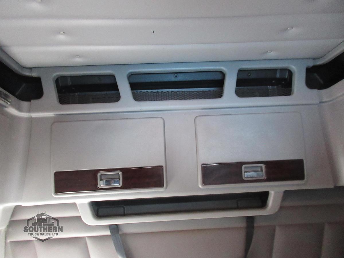 Used 2021 PETERBILT 389