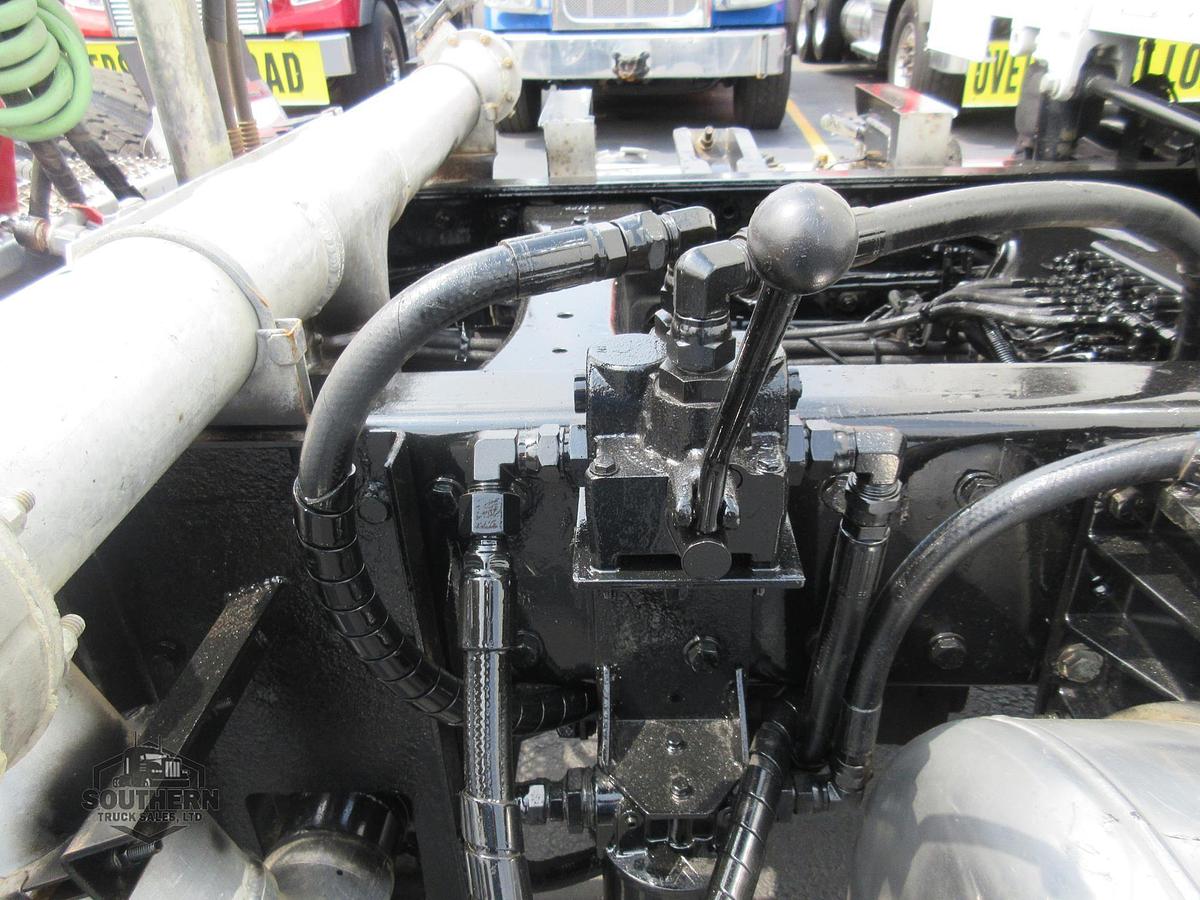 Used 2019 PETERBILT 567