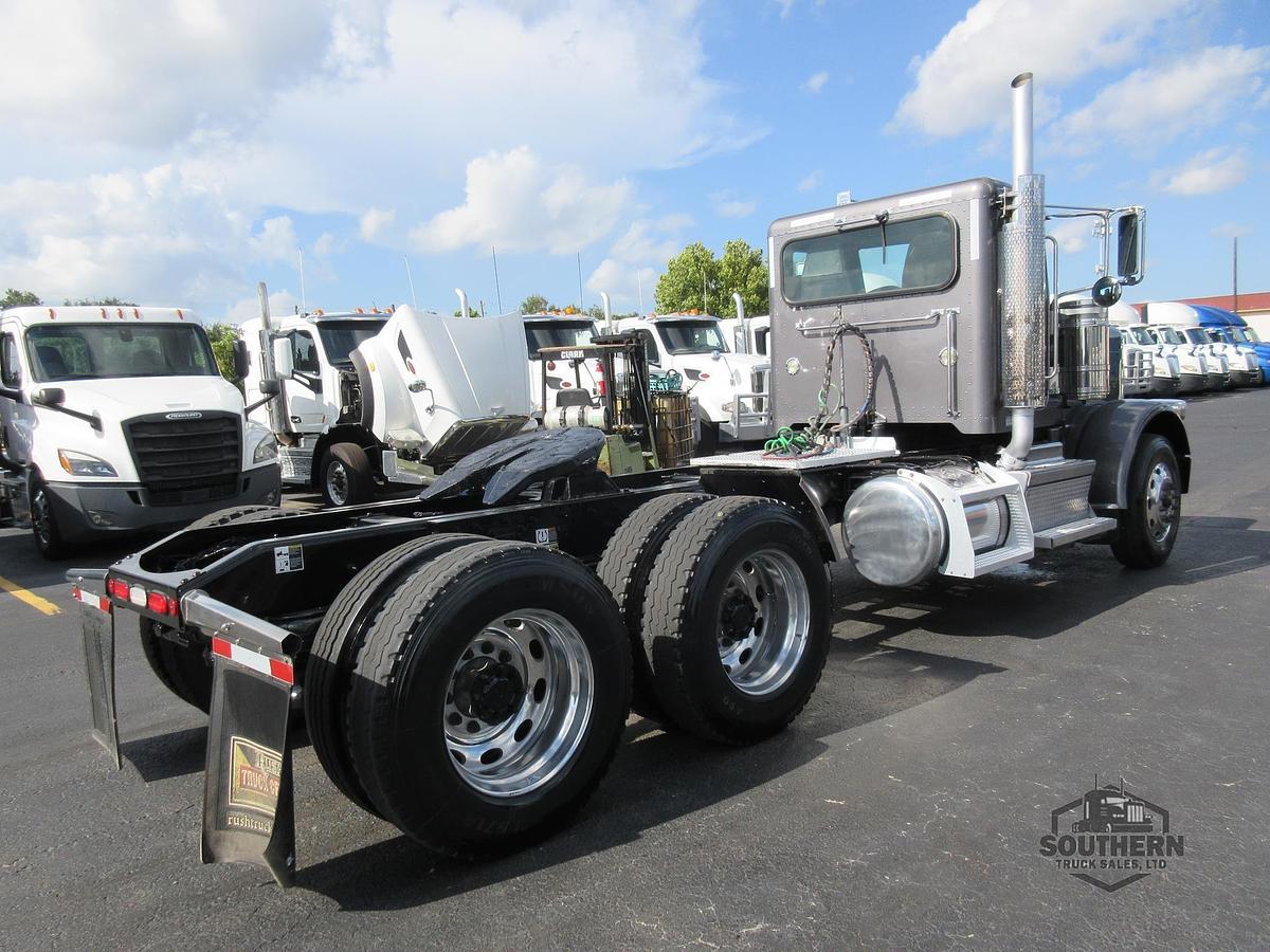 Used 2022 PETERBILT 389